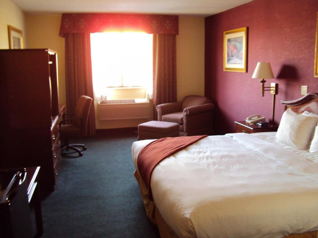 Super 8 By Wyndham Hotel